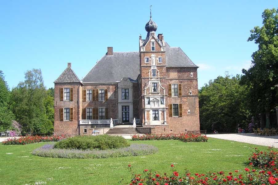 Kasteel 'De Cannenburgh' in Vaassen